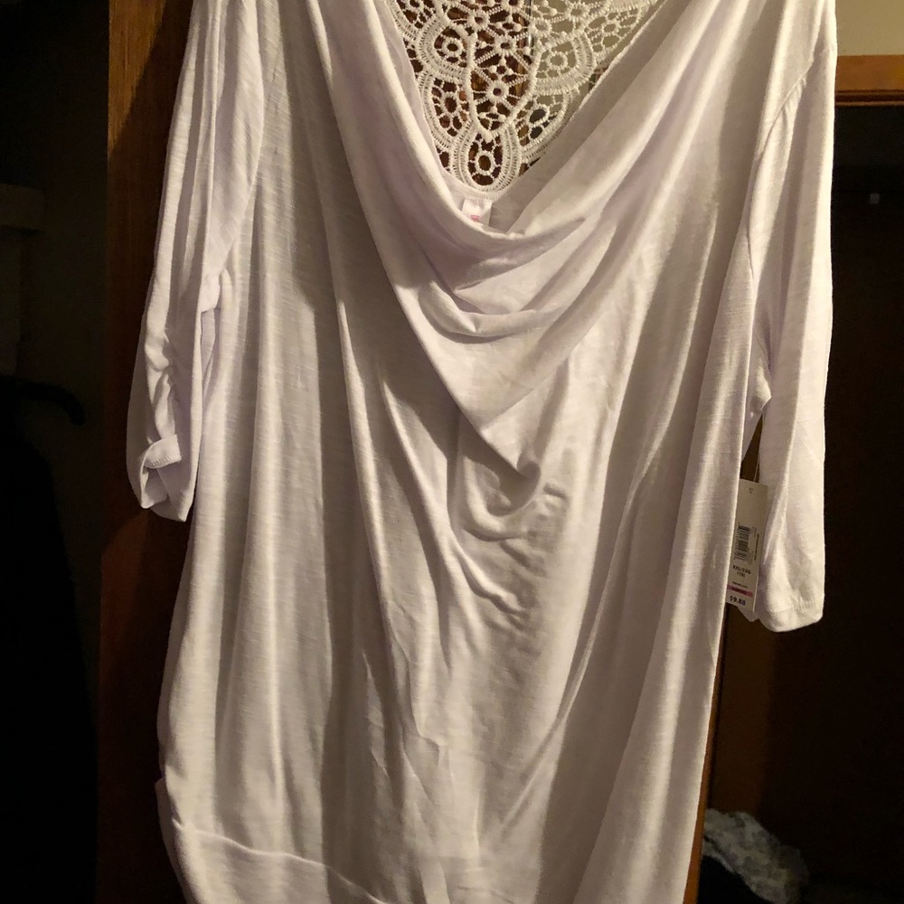 White scoop neck Top with lace on back